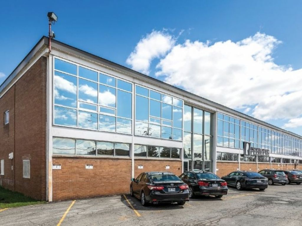 Industrial space for rent in Montreal 