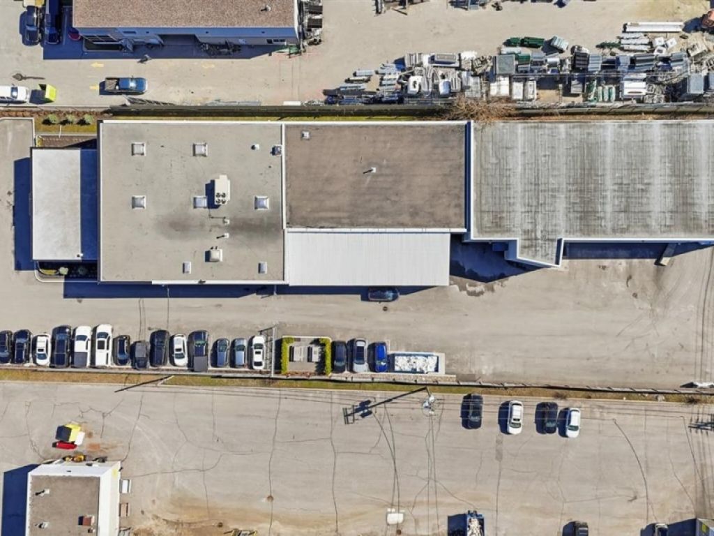 Industrial building for sale