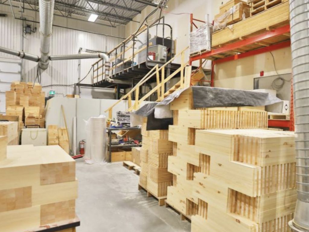 Superbe Local  18000' Industriel et/ou Commercial-Showroom-bureaux A louer