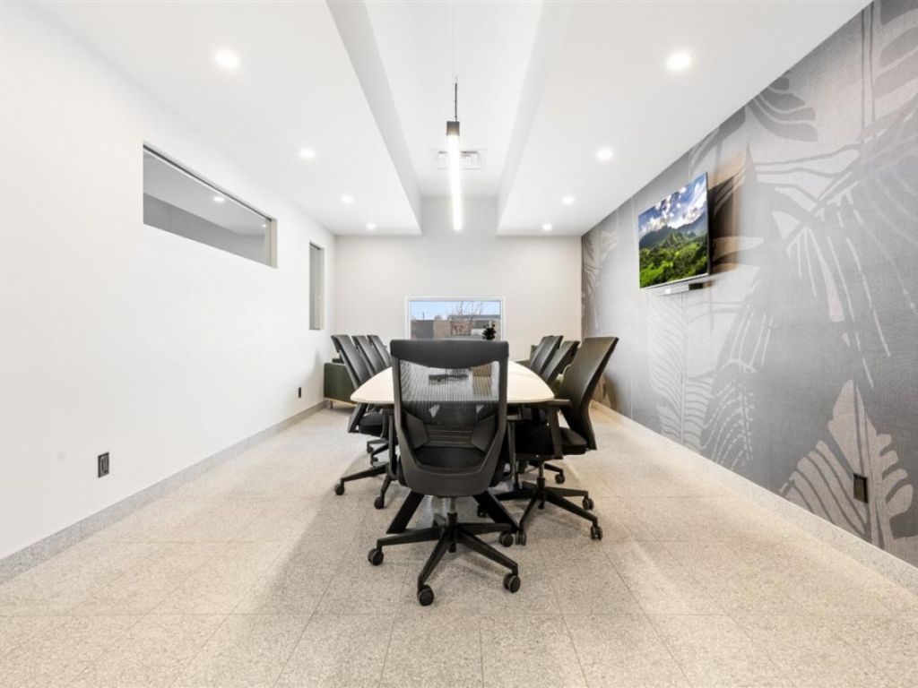 Industrial building for sale