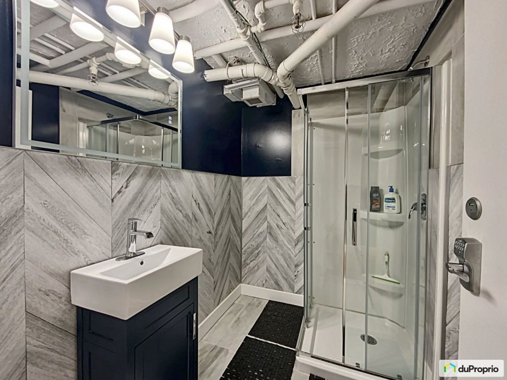 Condo commercial