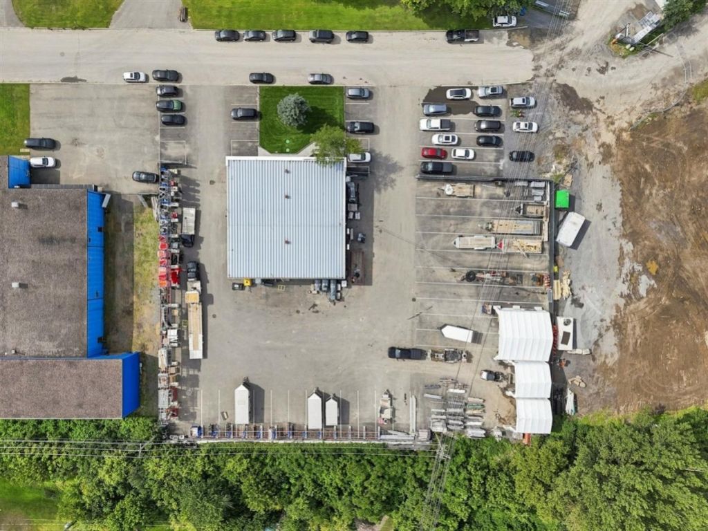 Industrial building for sale