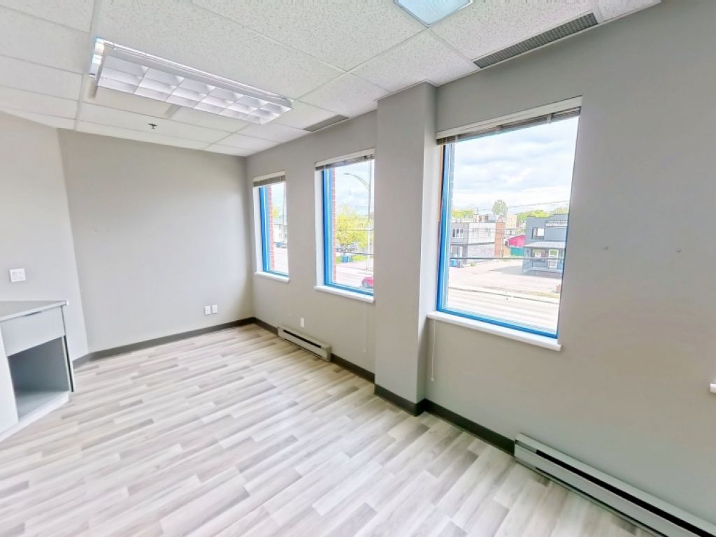 Local commercial � louer � Vanier � 303, boulevard Pierre-Bertrand, local 203