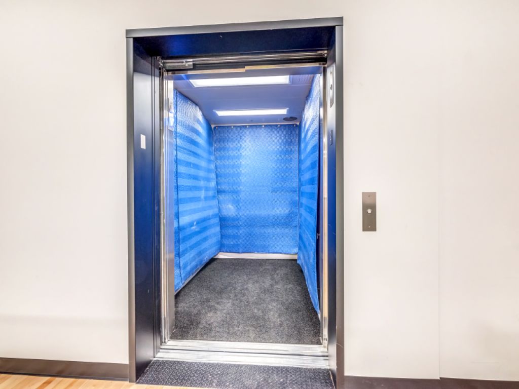 TURN-KEY Renovated Commercial Office Space for Rent-HOMA