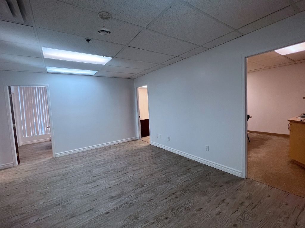 Bureaux  louer 2000  3000 pc 2e tage Brossard