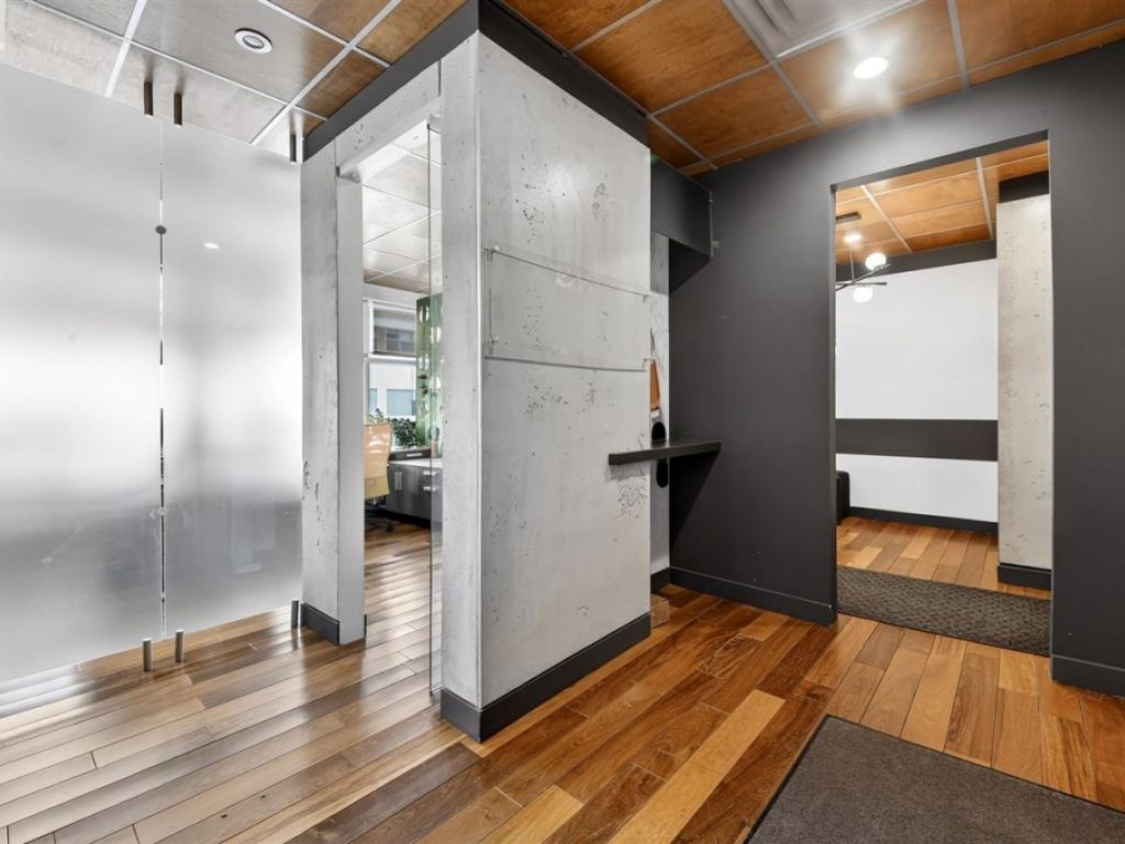 Condo commercial � vendre