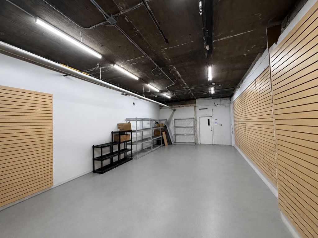 Storage / ShowRoom for Rent