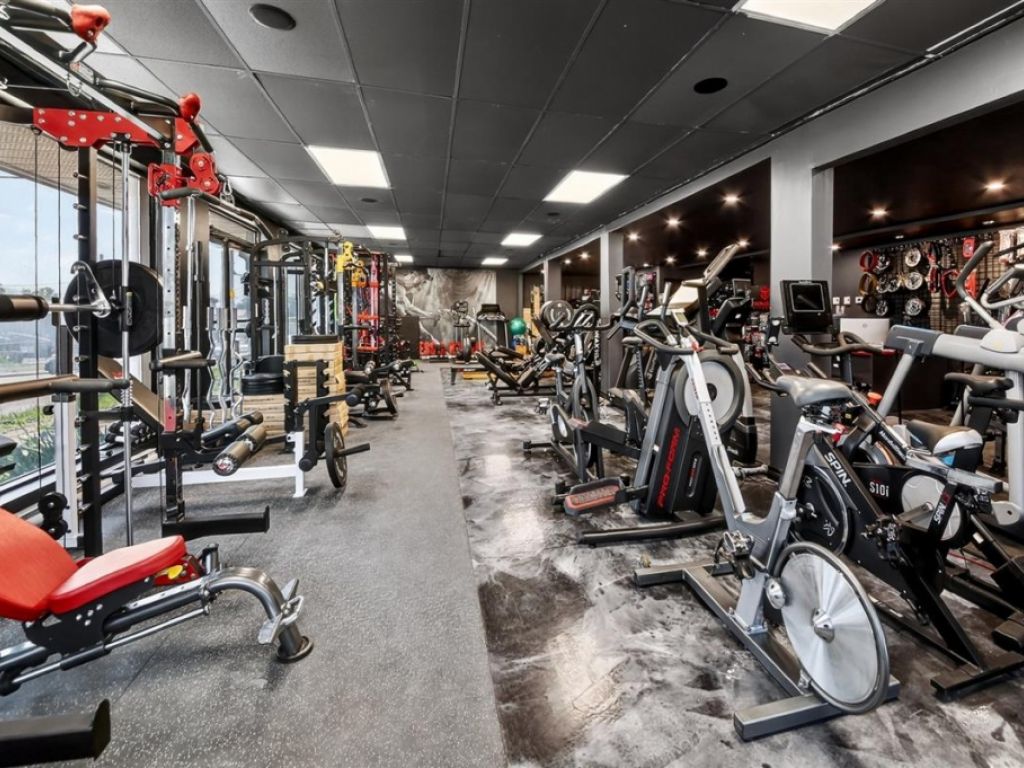 B�tisse commerciale/Bureau � vendre