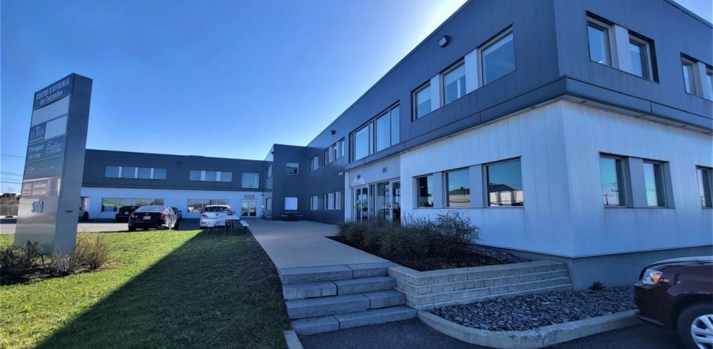 Espace industriel � Les Rivi&egrave;res - &Agrave; louer