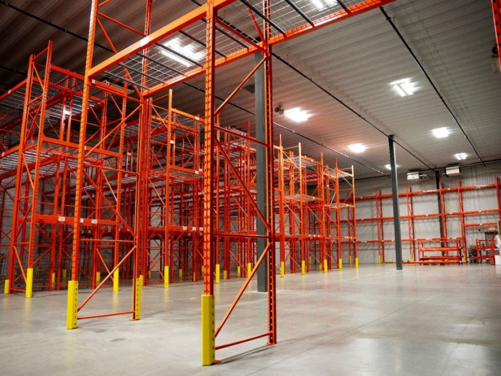 Office, showroom and warehouse