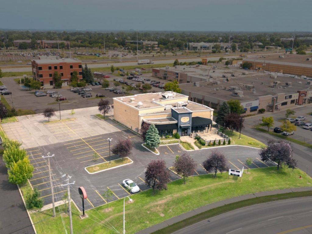 Local commercial 2398 ou 3497 pc  louer Boucherville