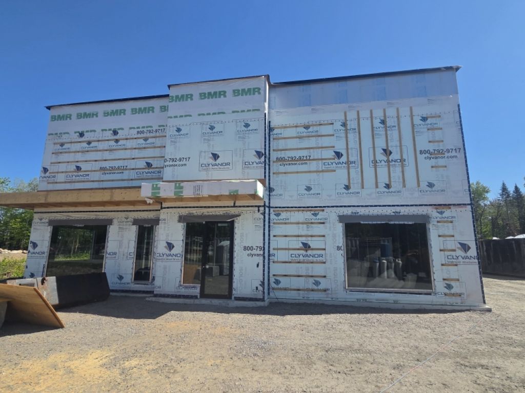 LOCAL INDUSTRIELPONT-ROUGE, QC - 1500PC