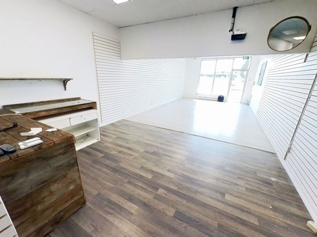 LOCAL COMMERCIAL  BEAUPORT