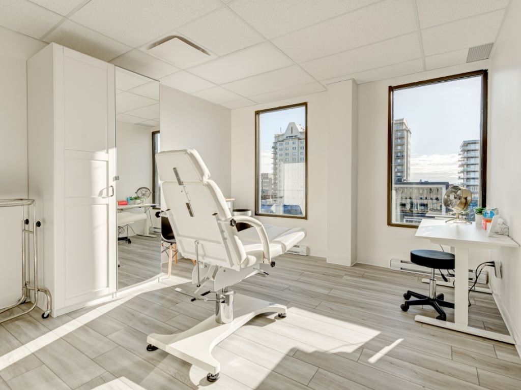 BUREAU � LOUER 1,157 PIEDS CARR�S, LAVAL