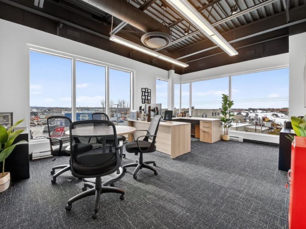 Industrial building for sale