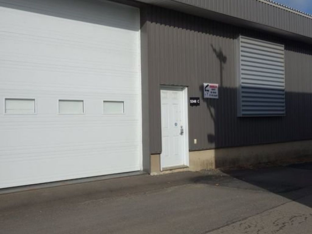 Storage space for rent in Charny