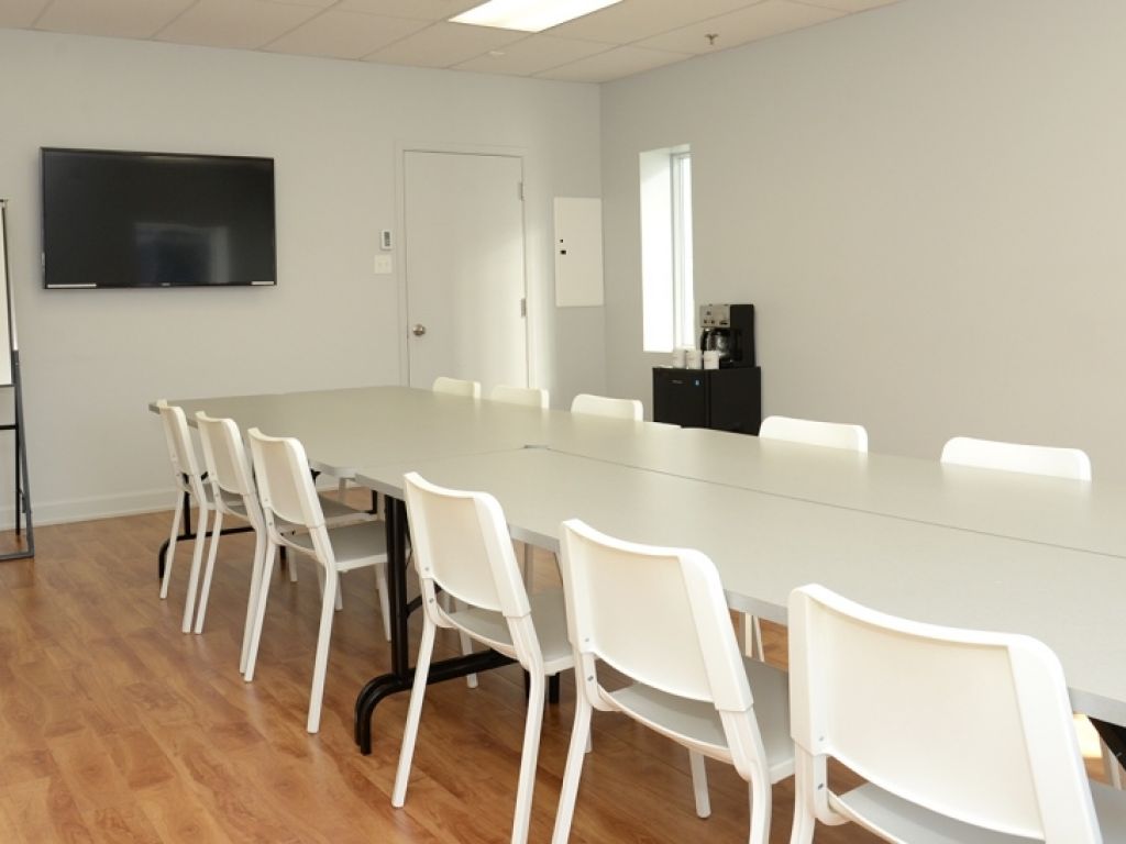 Office to rent in a Nobert Business Center in Longueuil