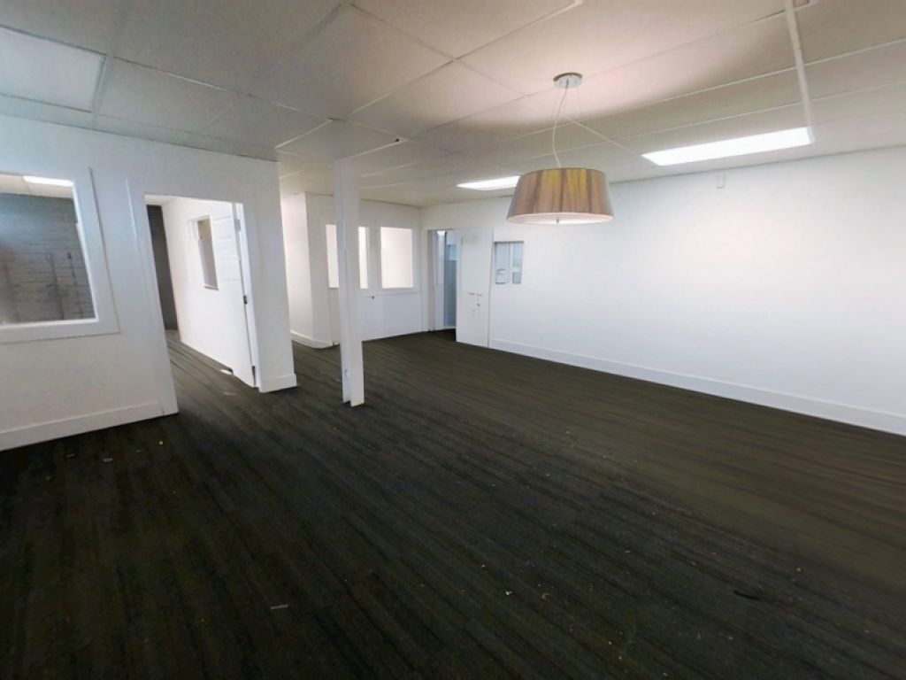 LOCAL 602 - LOCAL INDUSTRIEL � NEUVILLE