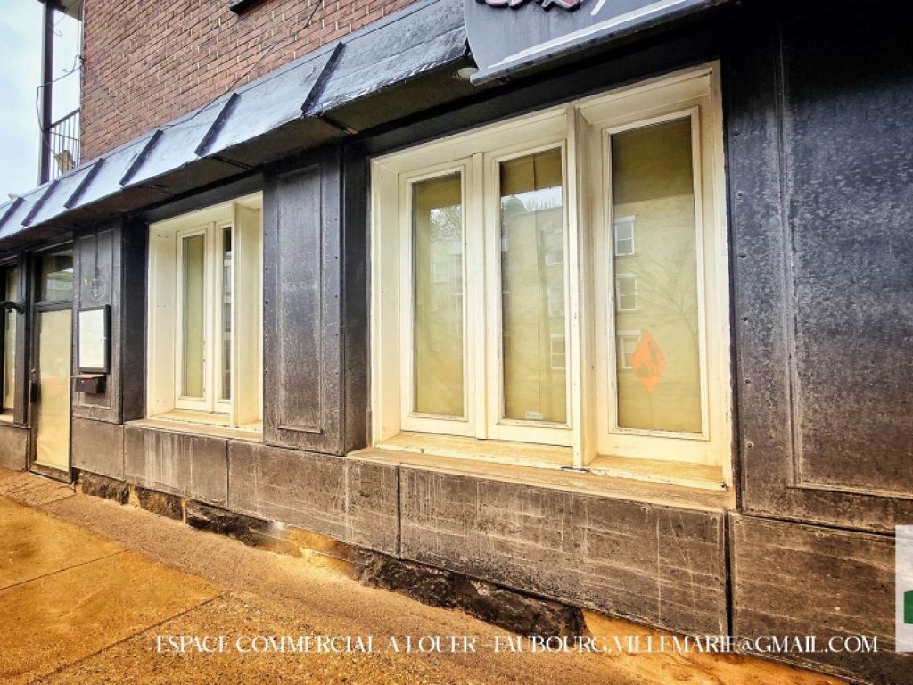 Commercial space for rent in Montreal - private terrace