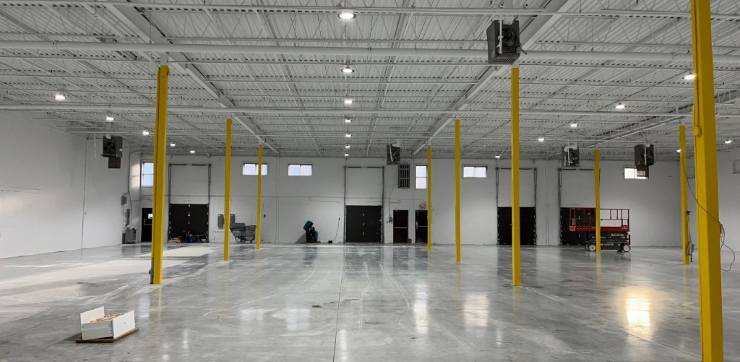 14,500ft warehouse with 4 loading docks & no offices - For Rent