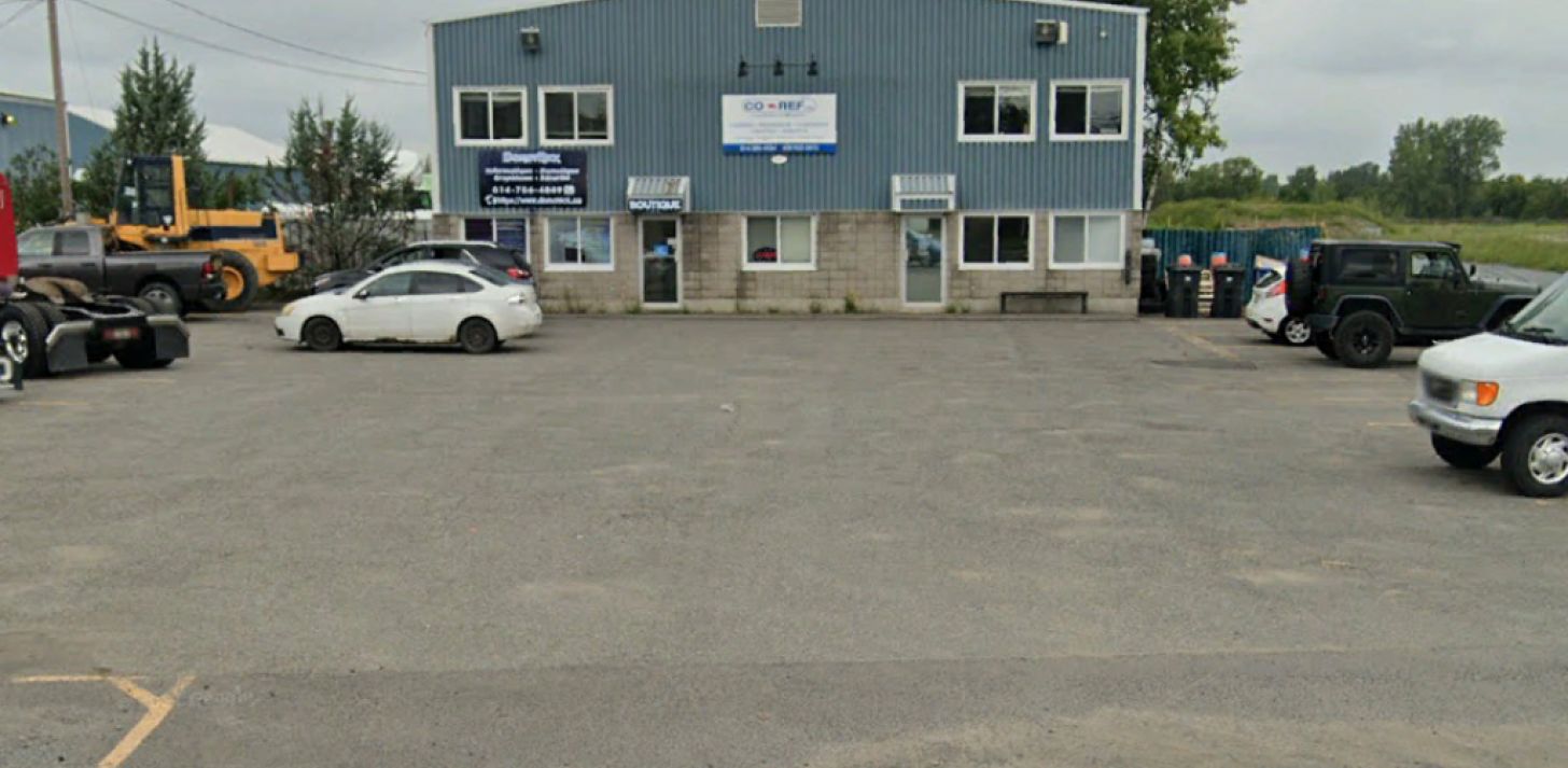 Local commercial &agrave; louer, espace bureau et garage pour maintenance et entreposage - &Agrave; louer