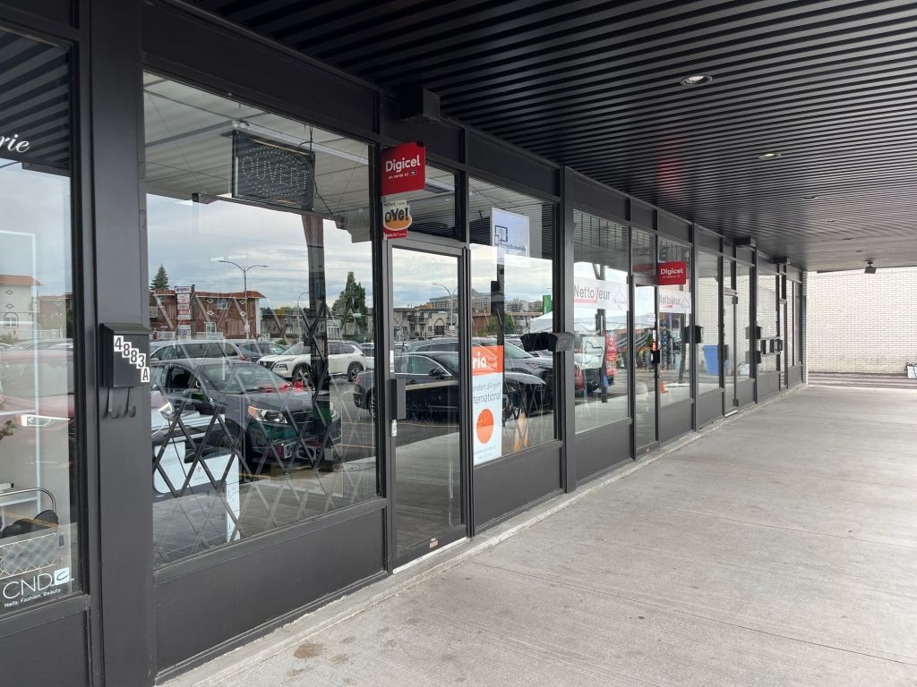 948 square foot store for lease in Saint-Leonard