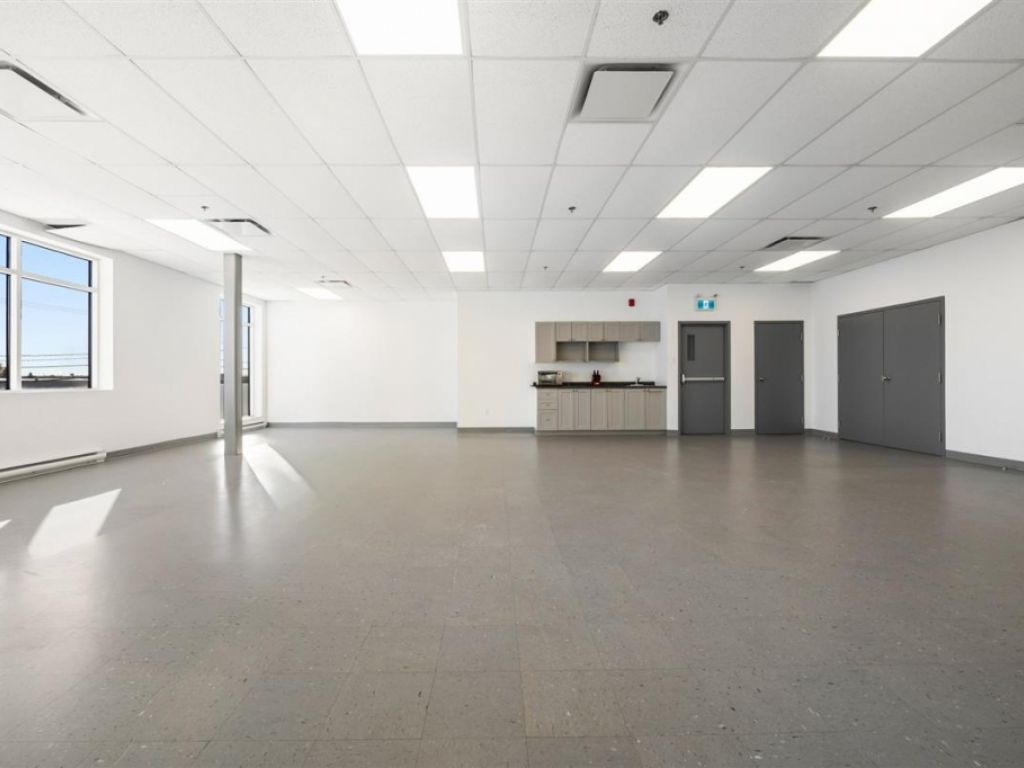 Office Space for Rent � 1115 Mont�e Masson, unit 100, Laval (Duvernay)