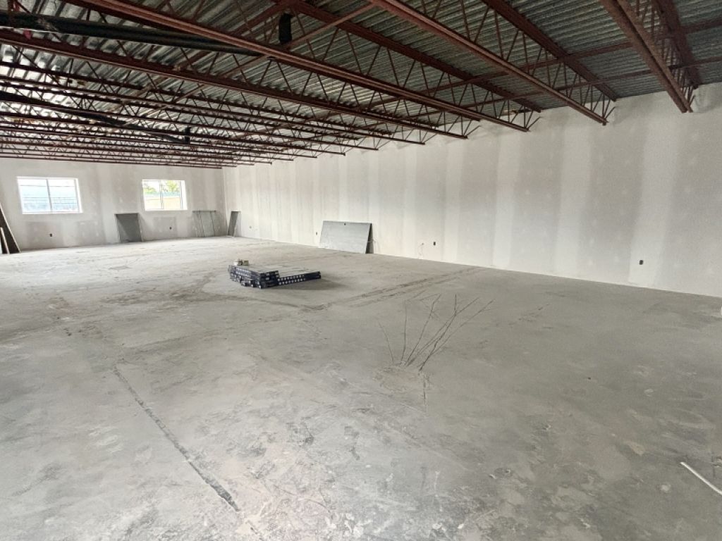 Office for rent with warehouse, 2 floors 3200 ft2 total