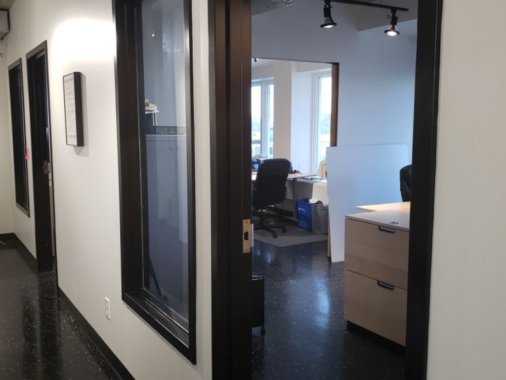 Local 304B - 917 Monseigneur-Grandin