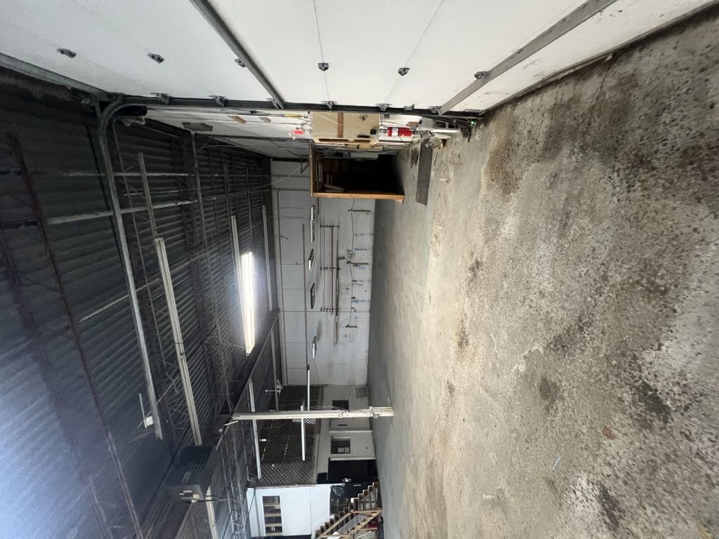 Local commercial 3 000 pi� � louer, Sainte-Julie, 5 995 $
