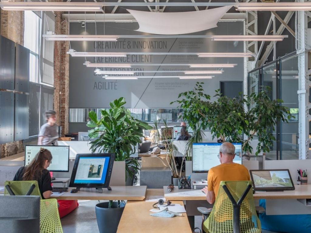 Technopôle Angus     Magnifique espace partagé de 2522 pi ca