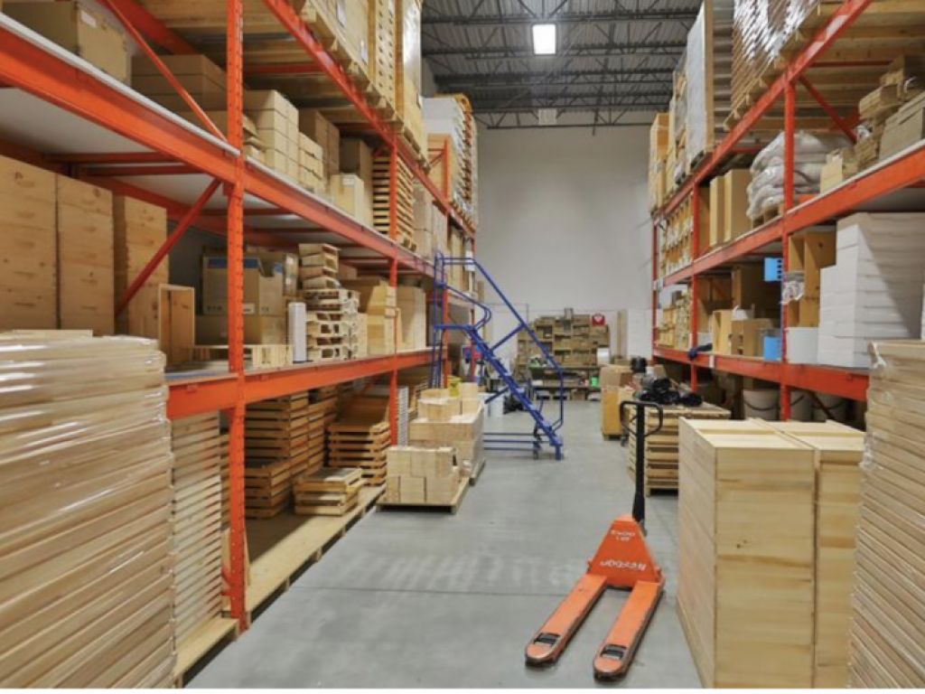 Superbe Local  18000' Industriel et/ou Commercial-Showroom-bureaux A louer