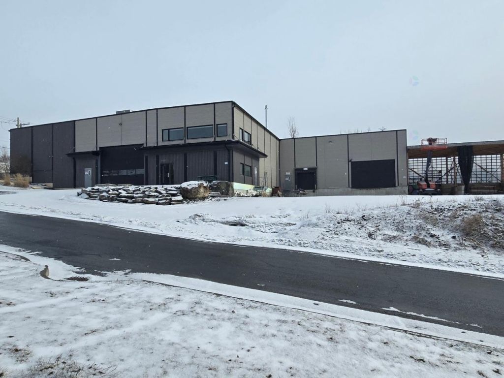 Industrial building + 60 x 70 dome for sale Beauce