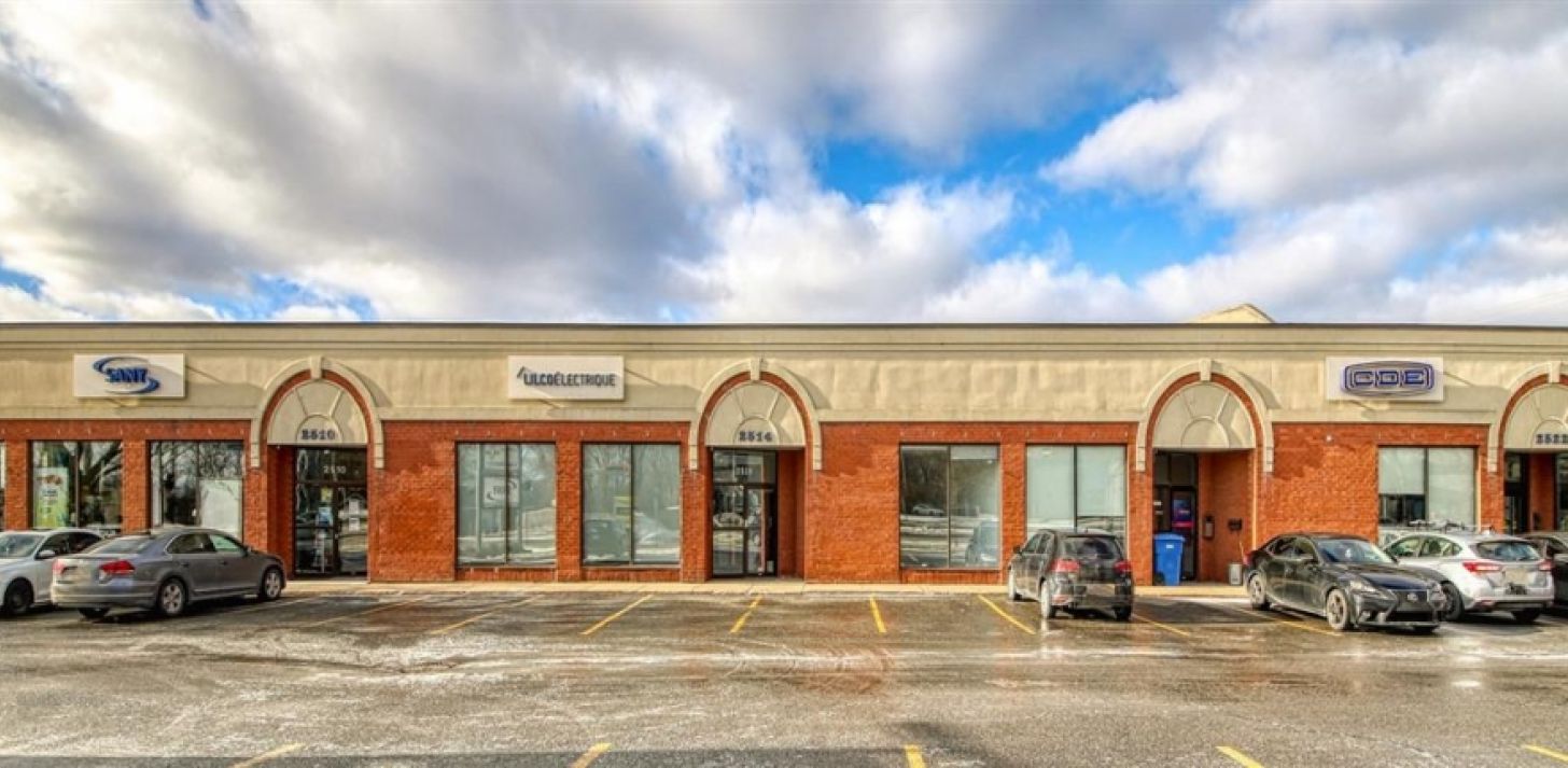 Espace commercial/industriel l&eacute;ger &agrave; louer � 2514 Boul. Le Corbusier, Laval (Chomedey) - &Agrave; louer
