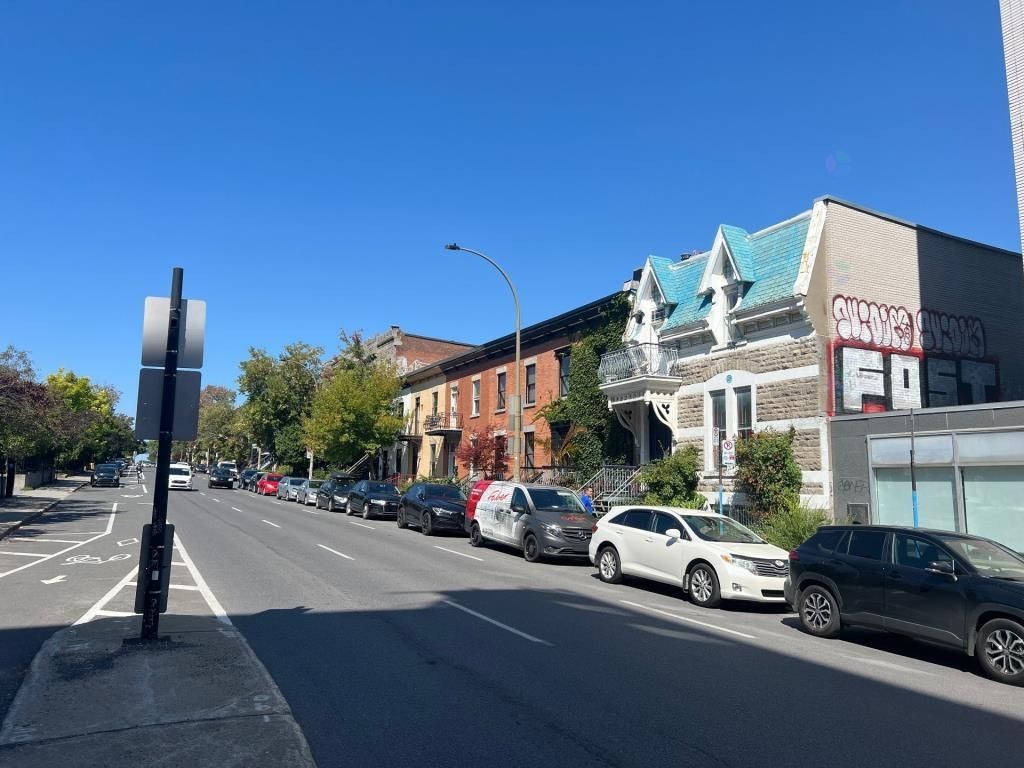1,888 sqft office space Garage Option Plateau-Mont-Royal