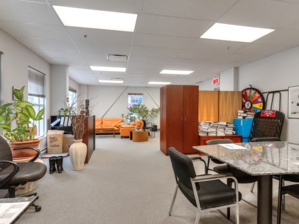 Espace commercial Griffintown-concessionnaire 