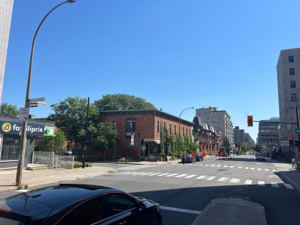 1,888 sqft office space Garage Option Plateau-Mont-Royal
