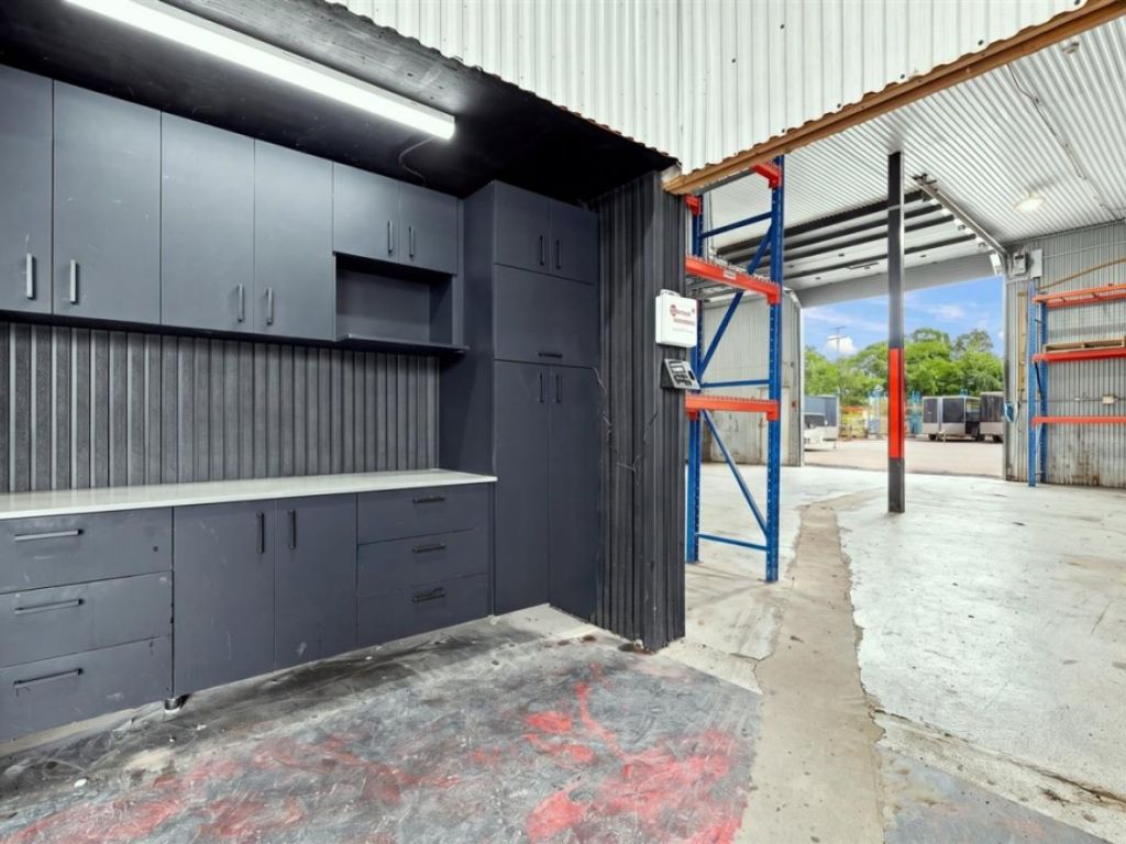 Industrial building for sale