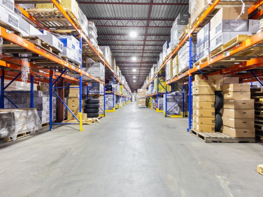 Espace industriel et commercial  louer  accessibilit et flexibilit au cur de la Montrgie