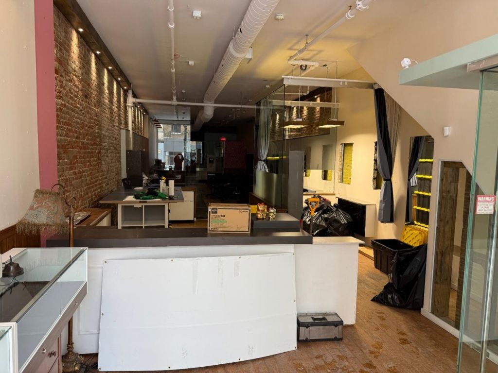 Chic 1,600 sqft space Very busy sector Plateau-Mont-Royal