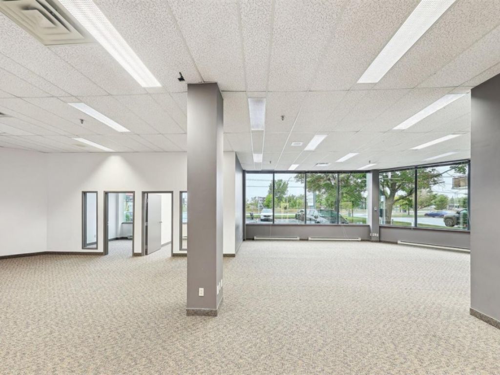 Espace bureau � louer - 666 Boul. St-Martin O., local 110