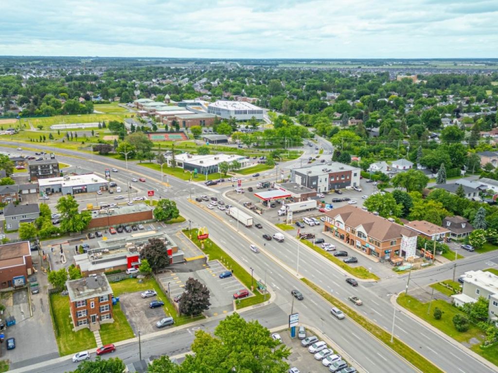 Local commercial 1000 pc Secteur de choix  Chambly