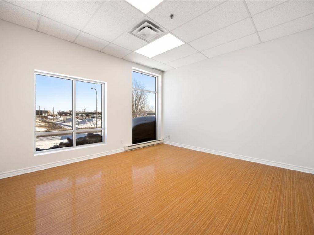 Office Space for Rent � 1550 Rue Bernard-Lefebvre, unit 100, Laval (Duvernay)