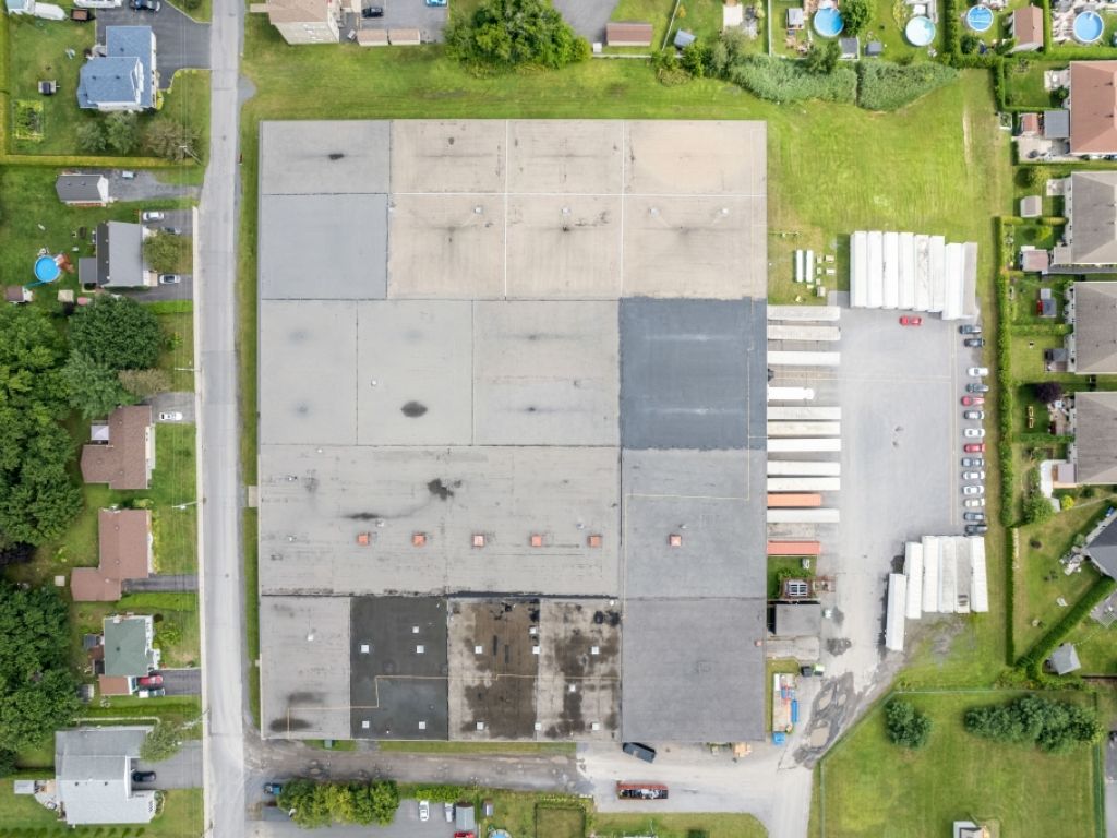 Espace industriel et commercial  louer  accessibilit et flexibilit au cur de la Montrgie