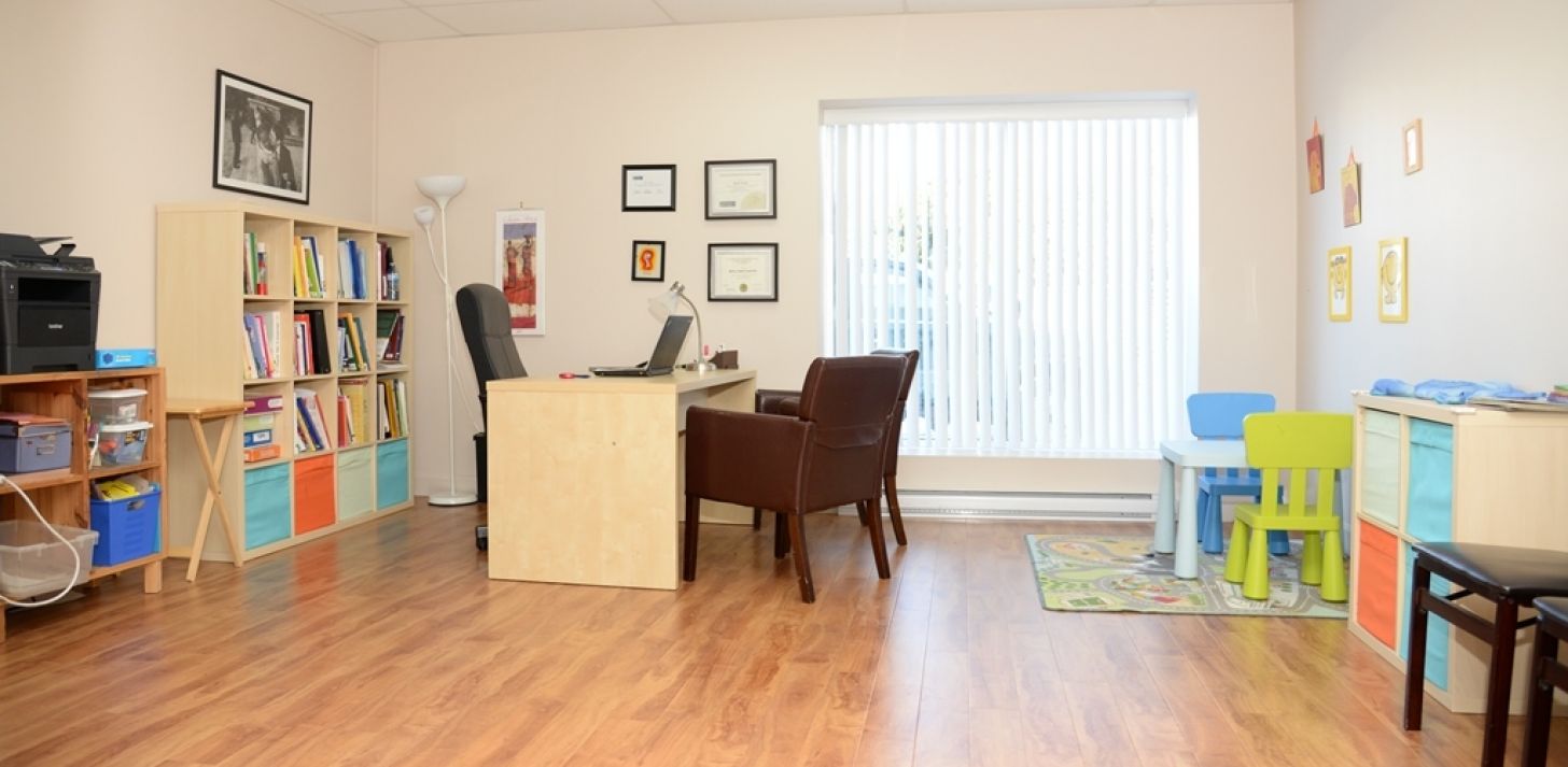 Office to rent in a Nobert Business Center in Longueuil - For Rent