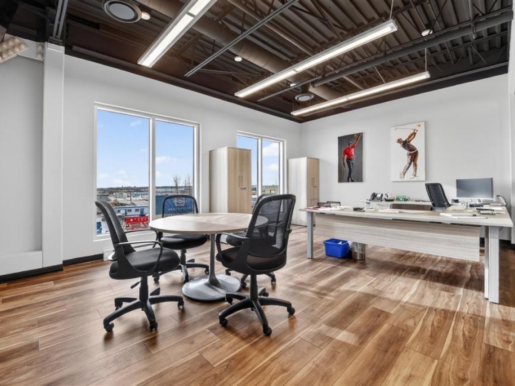 Industrial building for sale