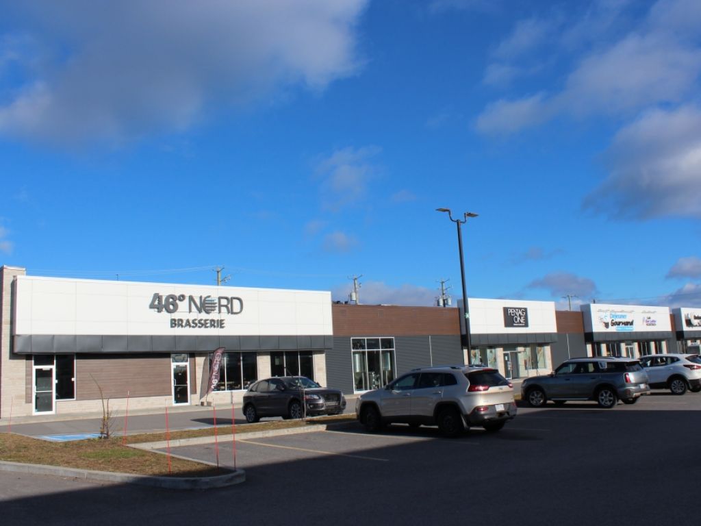 Local commercial � Sainte-Catherine-de-la-Jacques-Cartier