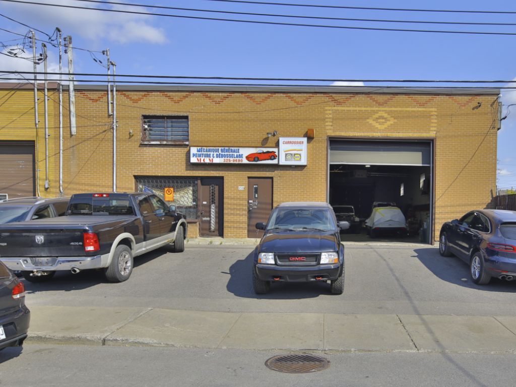 Building for sale  Ideal for automotive mechanical use