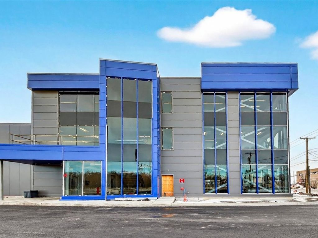 Industrial building for sale