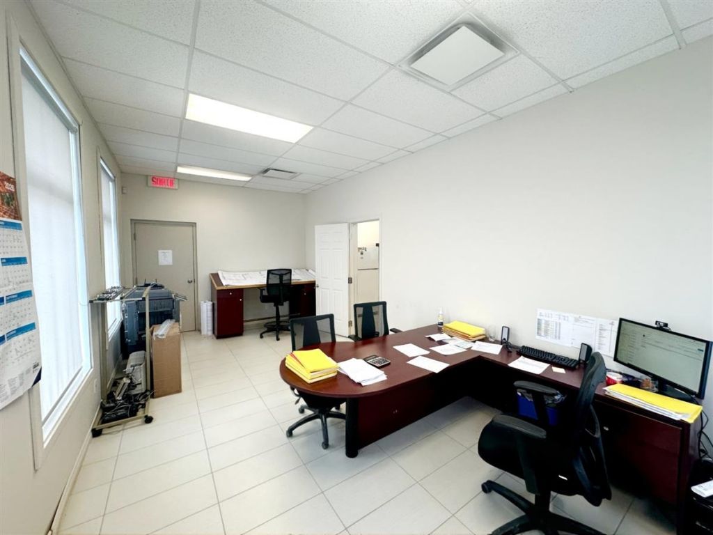 Office for Rent � 1699 Rue Marcel-Benoit, unit 1701, Laval